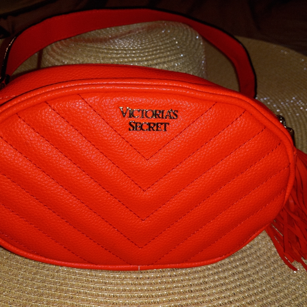 Victoria's Secret adjustable Waist belt bag - Picture 7 of 8